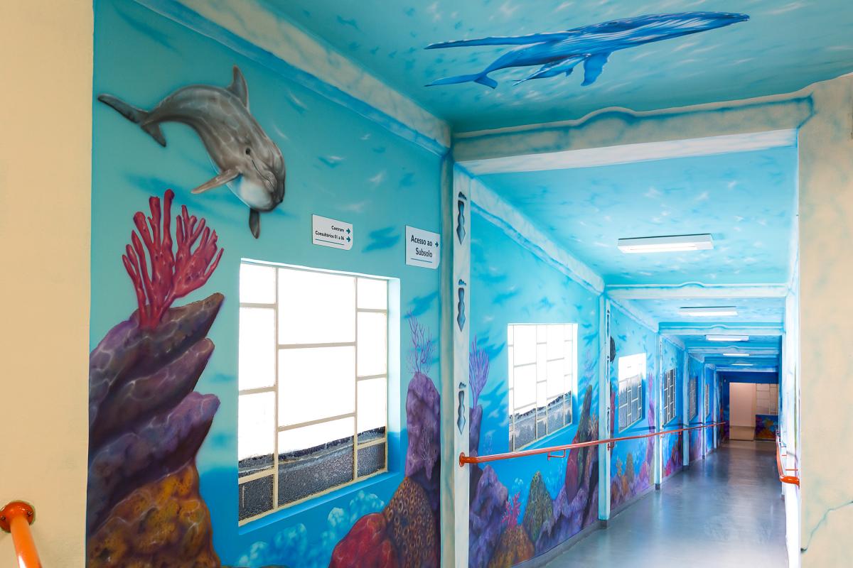 Jason Hulfish's aquarium mural